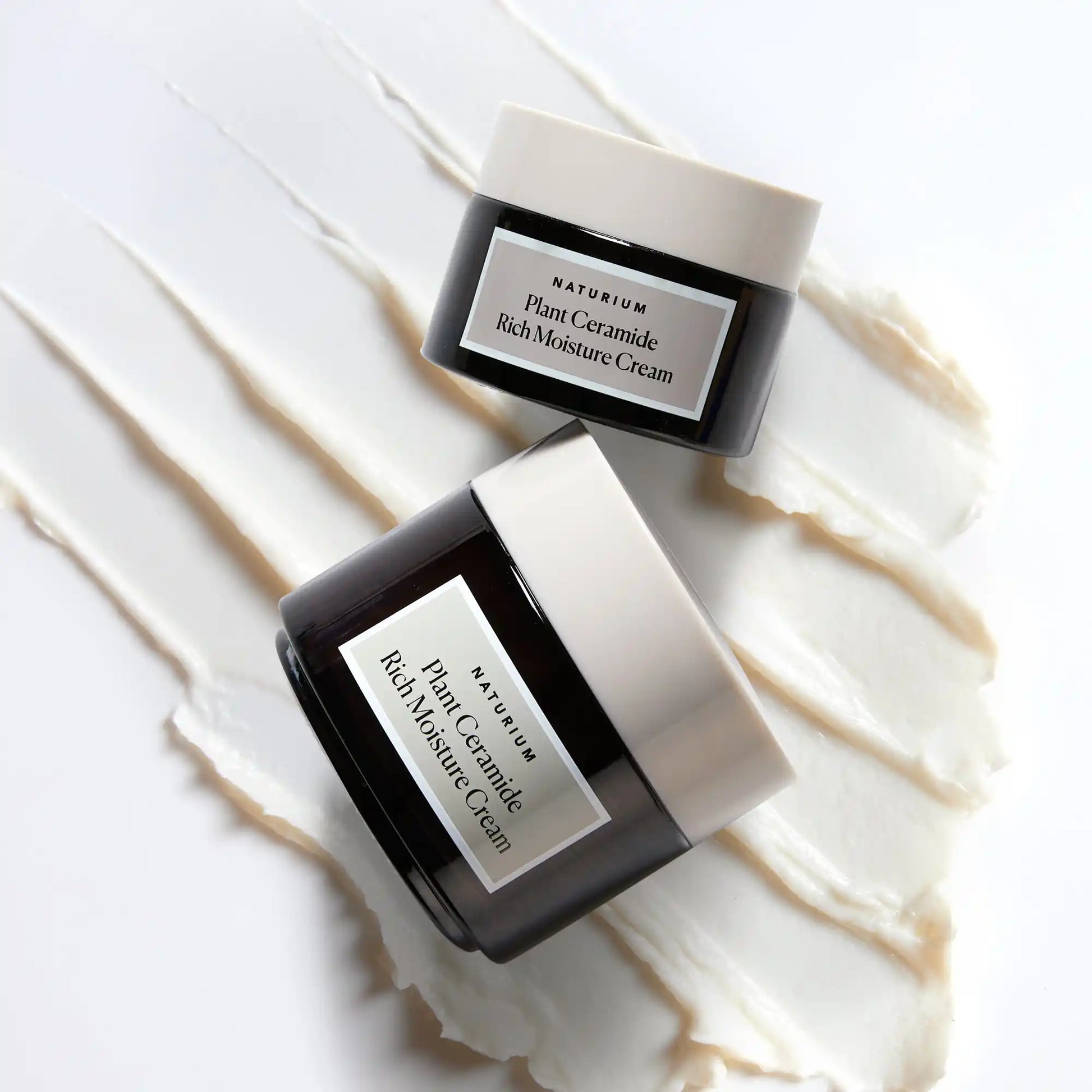 plant-ceramide-rich-moisture-cream-jumbo-l6 11_18_2021_Naturium0575-crop.webp